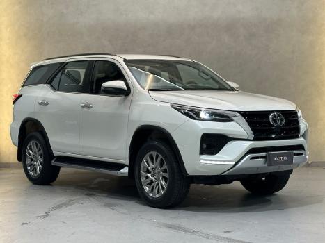 TOYOTA Hilux SW4 2.8 4P 4X4 TURBO DIESEL, Foto 4