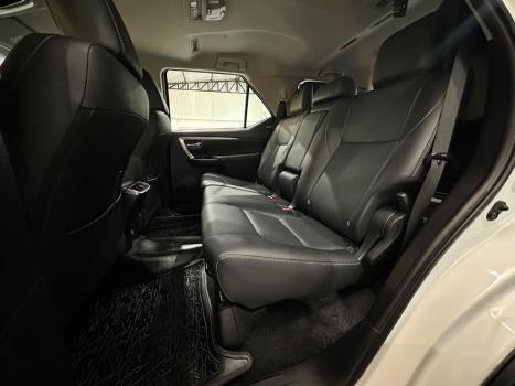 TOYOTA Hilux SW4 2.8 4P 4X4 TURBO DIESEL, Foto 10