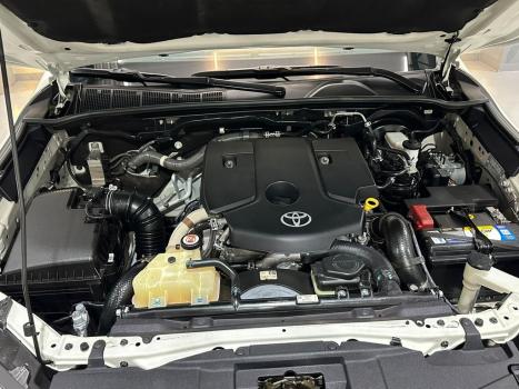 TOYOTA Hilux SW4 2.8 4P 4X4 TURBO DIESEL, Foto 18