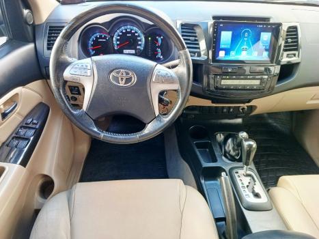 TOYOTA Hilux SW4 3.0 16V 4P SRV 4X4 TURBO DIESEL AUTOM�TICO, Foto 9