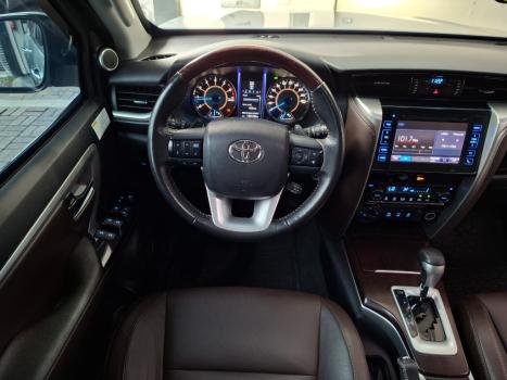 TOYOTA Hilux SW4 4.0 V6 24V 4P SRX 4X4 7 LUGARES AUTOM�TICO, Foto 11