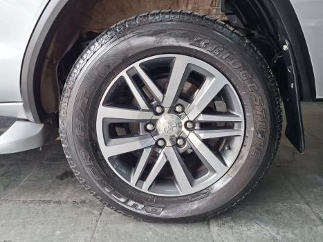 TOYOTA Hilux SW4 4.0 V6 24V 4P SRX 4X4 7 LUGARES AUTOM�TICO, Foto 21