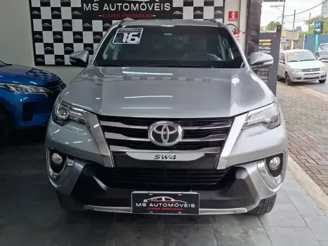 TOYOTA Hilux SW4 , Foto 2