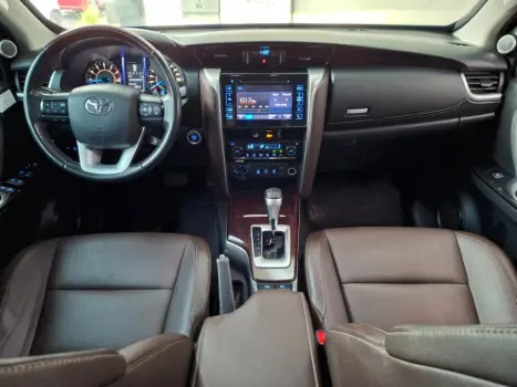 TOYOTA Hilux SW4 , Foto 5