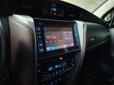 TOYOTA Hilux SW4 , Foto 16