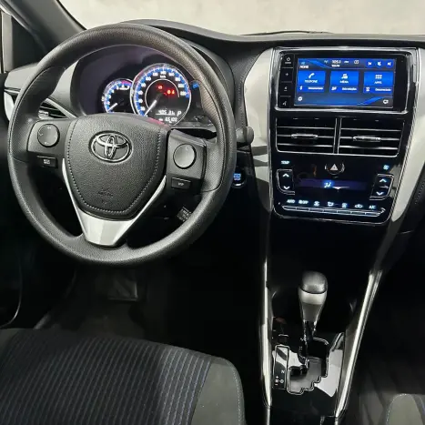TOYOTA Yaris Hatch 1.3 16V 4P FLEX XL PLUS TECH MULTIDRIVE AUTOM�TICO CVT, Foto 10