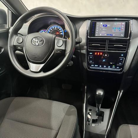 TOYOTA Yaris Hatch 1.5 16V 4P FLEX XL MULTIDRIVE AUTOM�TICO CVT, Foto 11