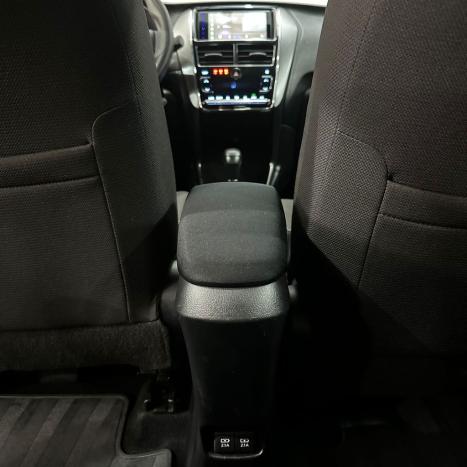 TOYOTA Yaris Hatch 1.5 16V 4P FLEX XL MULTIDRIVE AUTOM�TICO CVT, Foto 14