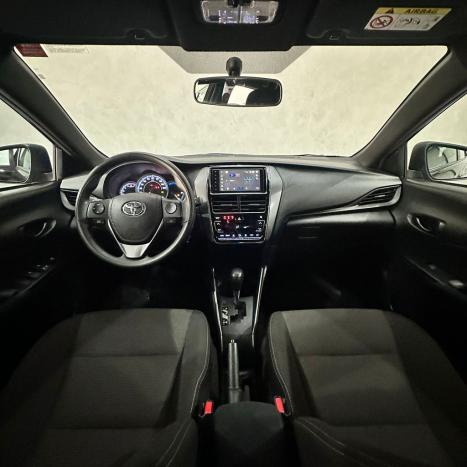 TOYOTA Yaris Hatch 1.5 16V 4P FLEX XL MULTIDRIVE AUTOM�TICO CVT, Foto 9