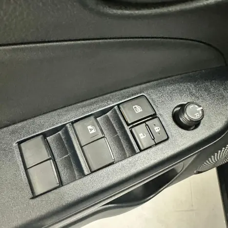 TOYOTA Yaris Hatch 1.5 16V 4P FLEX XL MULTIDRIVE AUTOM�TICO CVT, Foto 16