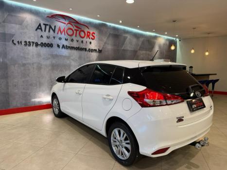 TOYOTA Yaris Hatch 1.3 16V 4P FLEX XL PLUS TECH MULTIDRIVE AUTOM�TICO CVT, Foto 3