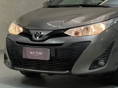 TOYOTA Yaris Hatch 1.3 16V 4P FLEX XL PLUS TECH MULTIDRIVE AUTOMÁTICO CVT, Foto 2