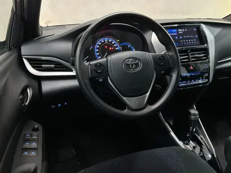 TOYOTA Yaris Hatch 1.3 16V 4P FLEX XL PLUS TECH MULTIDRIVE AUTOMÁTICO CVT, Foto 11