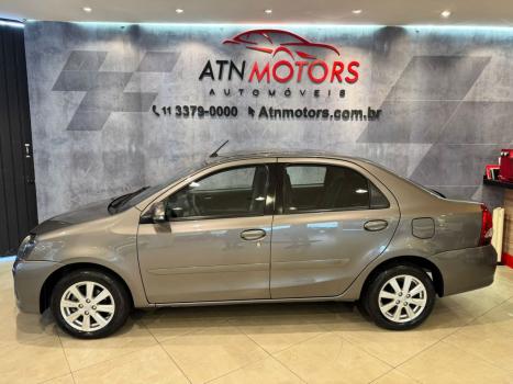 TOYOTA Yaris Sedan 1.5 16V 4P FLEX PLUS MULTIDRIVE AUTOM�TICO CVT, Foto 2