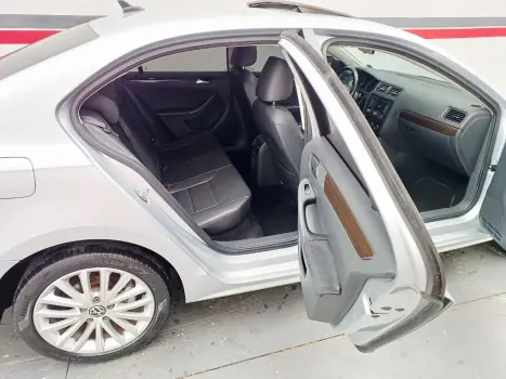 VOLKSWAGEN Jetta 2.0 4P COMFORTLINE FLEX, Foto 12