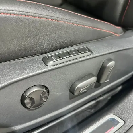 VOLKSWAGEN Jetta 2.0 4P 350 TSI GLI AUTOM�TICO DSG, Foto 29