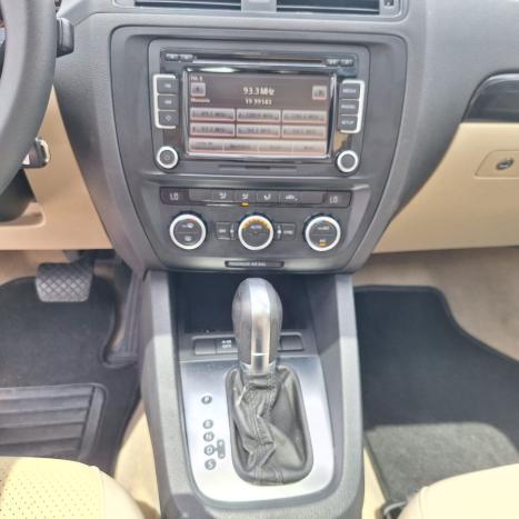 VOLKSWAGEN Jetta 2.0 4P FLEX COMFORTLINE TIPTRONIC AUTOM�TICO, Foto 2