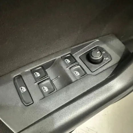 VOLKSWAGEN Nivus 1.0 4P FLEX 200 TSI COMFORTLINE TURBO AUTOM�TICO, Foto 17