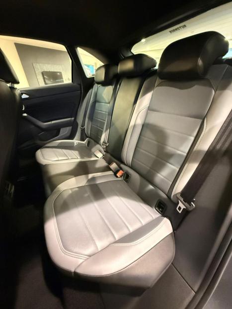 VOLKSWAGEN Nivus 1.0 4P FLEX 200 TSI HIGHLINE TURBO AUTOM�TICO, Foto 11