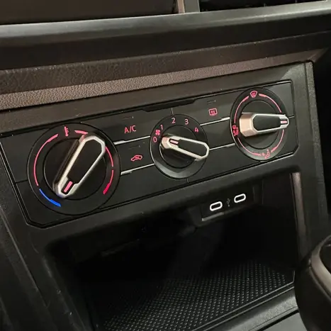 VOLKSWAGEN Polo Hatch 1.0 4P 170 TSI COMFORTLINE AUTOM�TICO, Foto 13