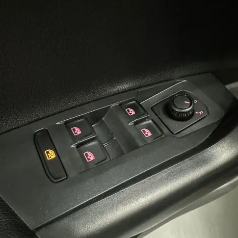 VOLKSWAGEN Polo Hatch 1.0 12V 4P 200 TSI HIGHLINE AUTOM�TICO, Foto 18