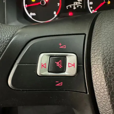 VOLKSWAGEN Polo Hatch 1.0 12V 4P MPI TRACK 1st EDITION, Foto 19