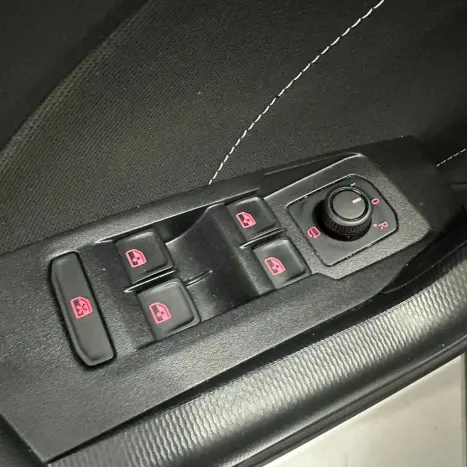 VOLKSWAGEN T-Cross 1.4 4P 250 TSI FLEX HIGHLINE AUTOMTICO, Foto 17