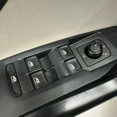 VOLKSWAGEN T-Cross 1.4 4P 250 TSI FLEX HIGHLINE AUTOM�TICO, Foto 19