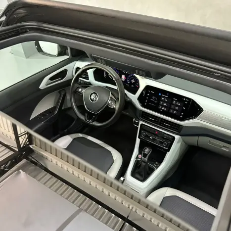 VOLKSWAGEN T-Cross 1.4 4P 250 TSI FLEX HIGHLINE AUTOM�TICO, Foto 24