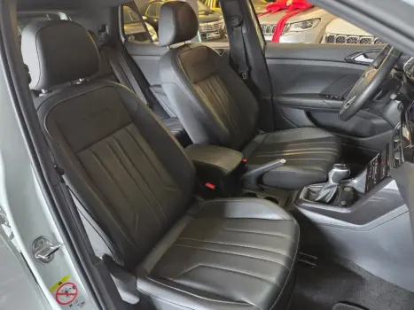 VOLKSWAGEN T-Cross 1.4 4P 250 TSI FLEX HIGHLINE AUTOM�TICO, Foto 17