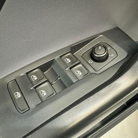 VOLKSWAGEN T-Cross 1.0 4P 200 TSI FLEX COMFORTLINE AUTOM�TICO, Foto 19