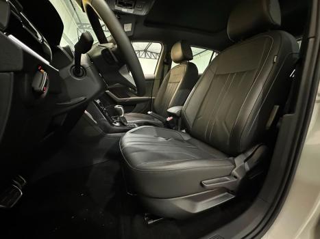 VOLKSWAGEN T-Cross 1.4 4P 250 TSI FLEX HIGHLINE AUTOM�TICO, Foto 6