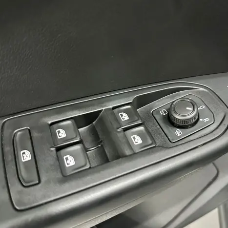 VOLKSWAGEN Taos 1.4 16V 4P FLEX 250 TSI HIGHLINE AUTOM�TICO, Foto 14