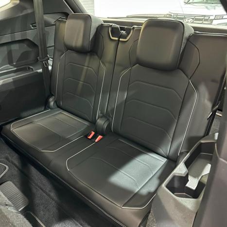 VOLKSWAGEN Tiguan 2.0 350 TSI TOTAL FLEX ALLSPACE R-LINE 4-MOTION TURBO AUTOM�TICO DSG, Foto 28