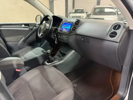 VOLKSWAGEN Tiguan 2.0 16V 4P TSI 4WD TURBO AUTOM�TICO, Foto 9