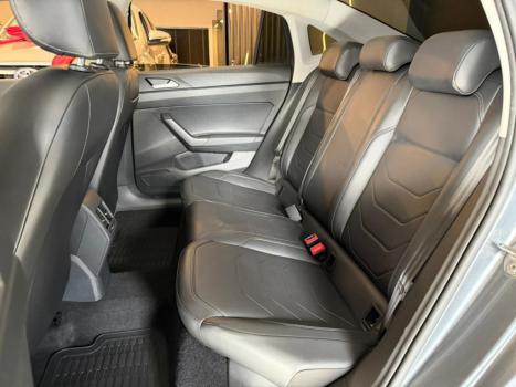VOLKSWAGEN Virtus 1.0 4P 200 TSI FLEX COMFORTLINE AUTOM�TICO, Foto 18