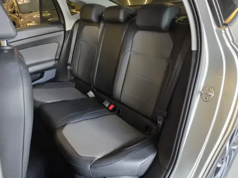 VOLKSWAGEN Virtus 1.0 4P 200 TSI FLEX HIGHLINE AUTOM�TICO, Foto 9