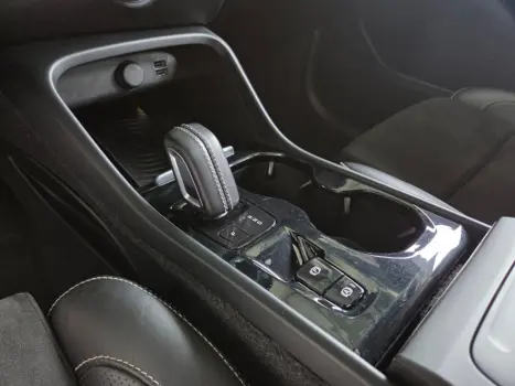 VOLVO XC40 2.0 16V 4P T5 TURBO R-DESIGN AWD GEARTRONIC AUTOM�TICO, Foto 19