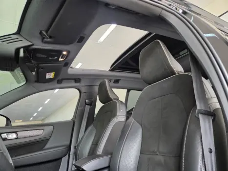 VOLVO XC40 2.0 16V 4P T5 TURBO R-DESIGN AWD GEARTRONIC AUTOM�TICO, Foto 22