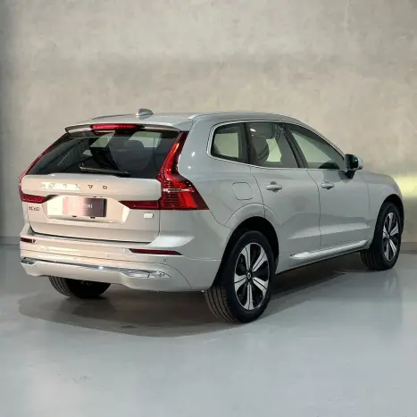 VOLVO XC60 2.0 16V 4P T8 RECHARGE H�BRIDO PLUS AWD TURBO GEARTRONIC AUTOM�TICO, Foto 4
