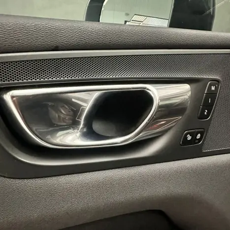 VOLVO XC60 2.0 16V 4P T8 HYBRID MOMENTUM AWD GEARTRONIC AUTOM�TICO, Foto 19