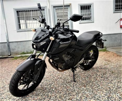 YAMAHA FZ 15 Fazer ABS, Foto 2