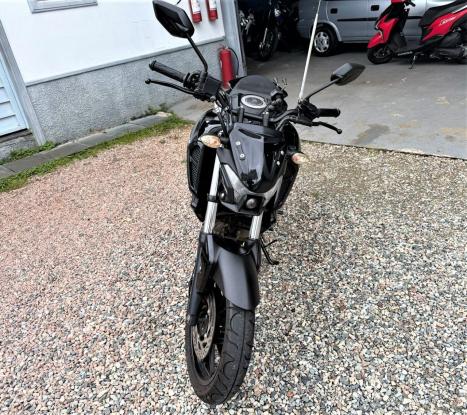 YAMAHA FZ 15 Fazer ABS, Foto 3