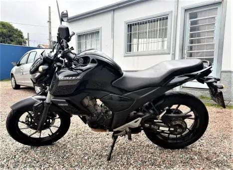YAMAHA FZ 15 Fazer ABS, Foto 4