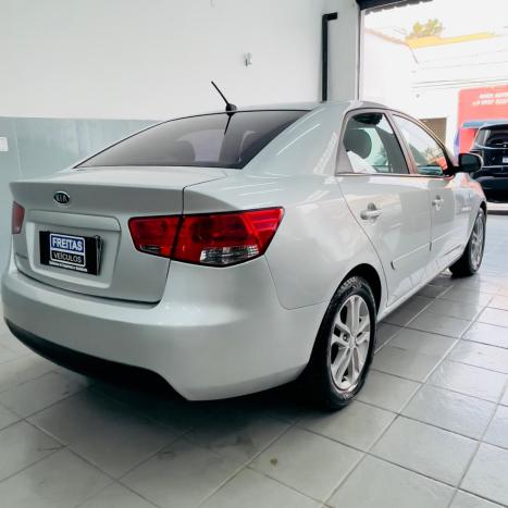 KIA Cerato Sedan 1.6 16V 4P E.283, Foto 6