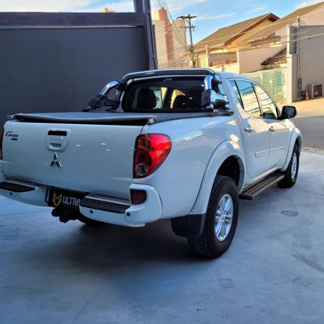 MITSUBISHI L 200 Triton 3.5 V6 HPE 4X4 FLEX CABINE DUPLA AUTOMTICO, Foto 4