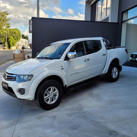 MITSUBISHI L 200 Triton 3.5 V6 HPE 4X4 FLEX CABINE DUPLA AUTOMTICO, Foto 6