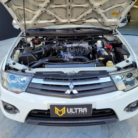 MITSUBISHI L 200 Triton 3.5 V6 HPE 4X4 FLEX CABINE DUPLA AUTOMTICO, Foto 9