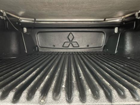MITSUBISHI L 200 Triton 3.2 16V HPE 4X4 CABINE DUPLA TURBO DIESEL INTERCOOLER AUTOMTICO, Foto 12