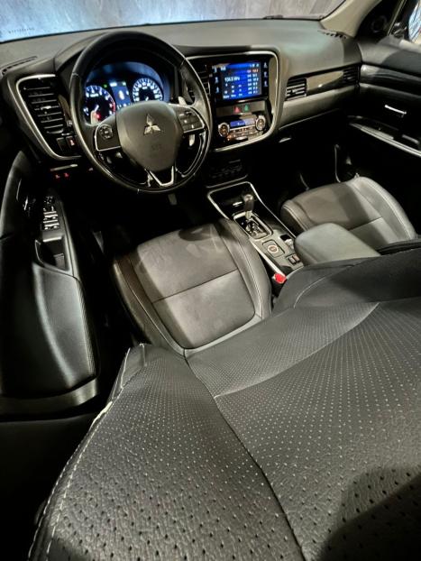 MITSUBISHI Outlander 3.0 V6 24V 4P GT 4X4 AUTOMTICO, Foto 12